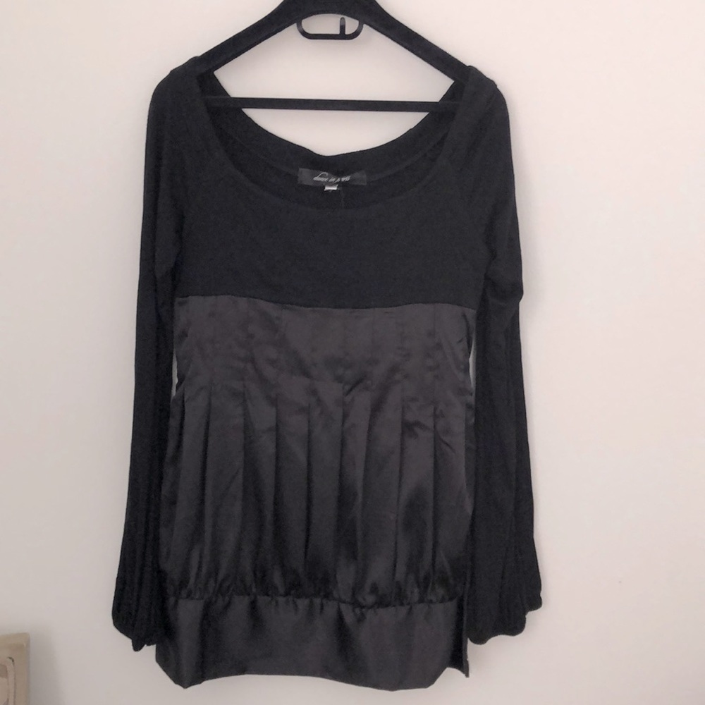 Dance in Paris Boutique Top, NWT, Black, Size Medium.